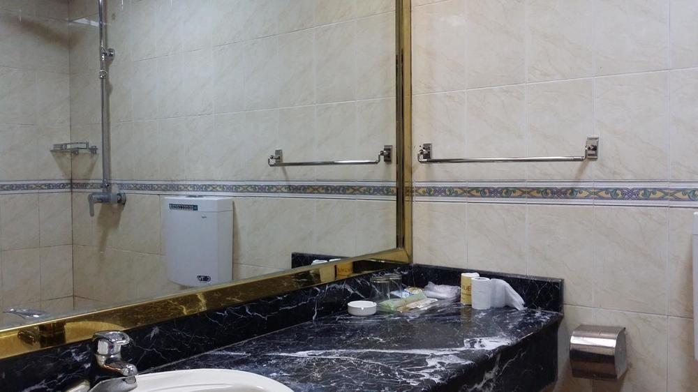 Kunming Liheng Hotel Bagian luar foto